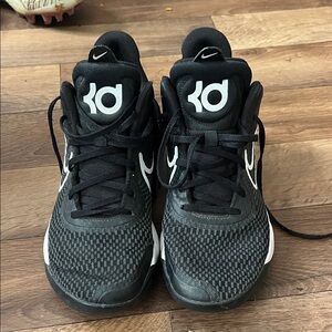 Men’s size 11 Nike